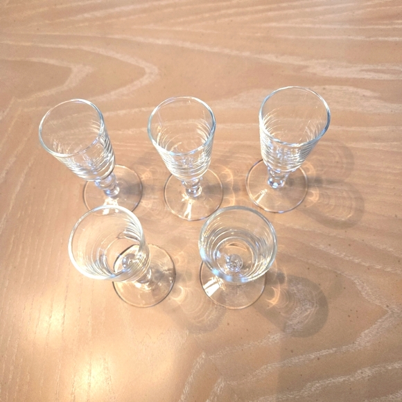 Vintage 5-Piece Mid-Century Ribbed Rim Cordial Glasses Ornate Stemware - Picture 3 of 14